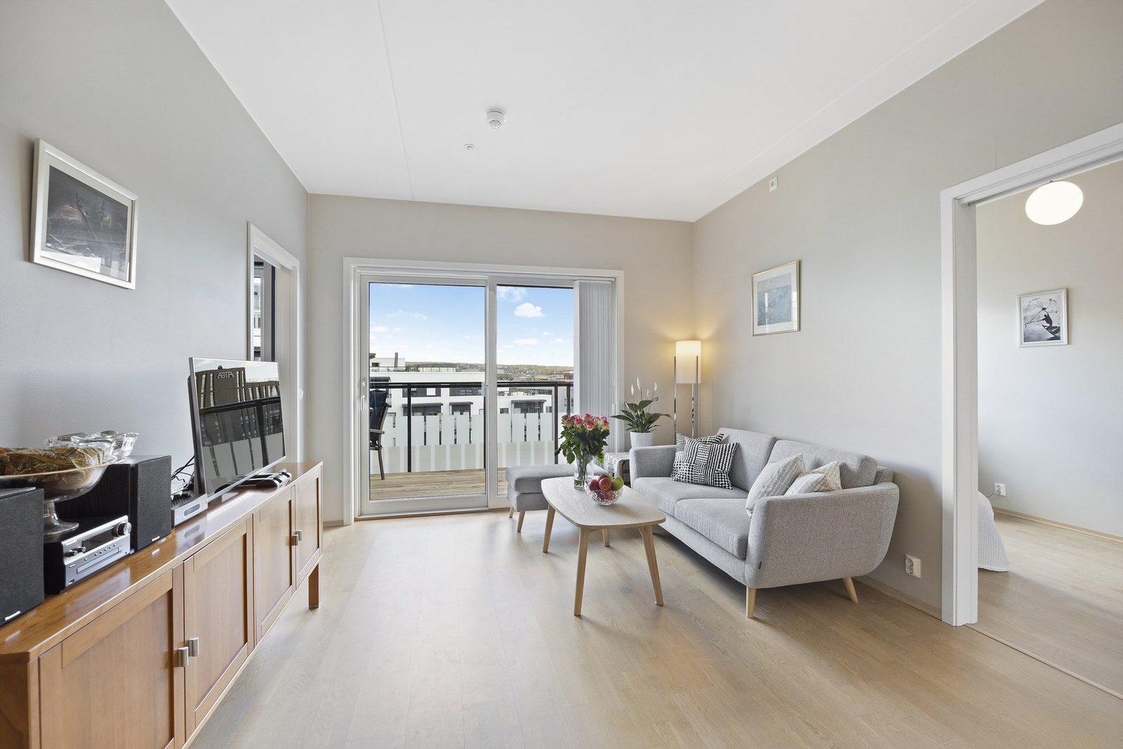 Flott og arealeffektiv 3-roms selveier fra 2018 Galleribilde
