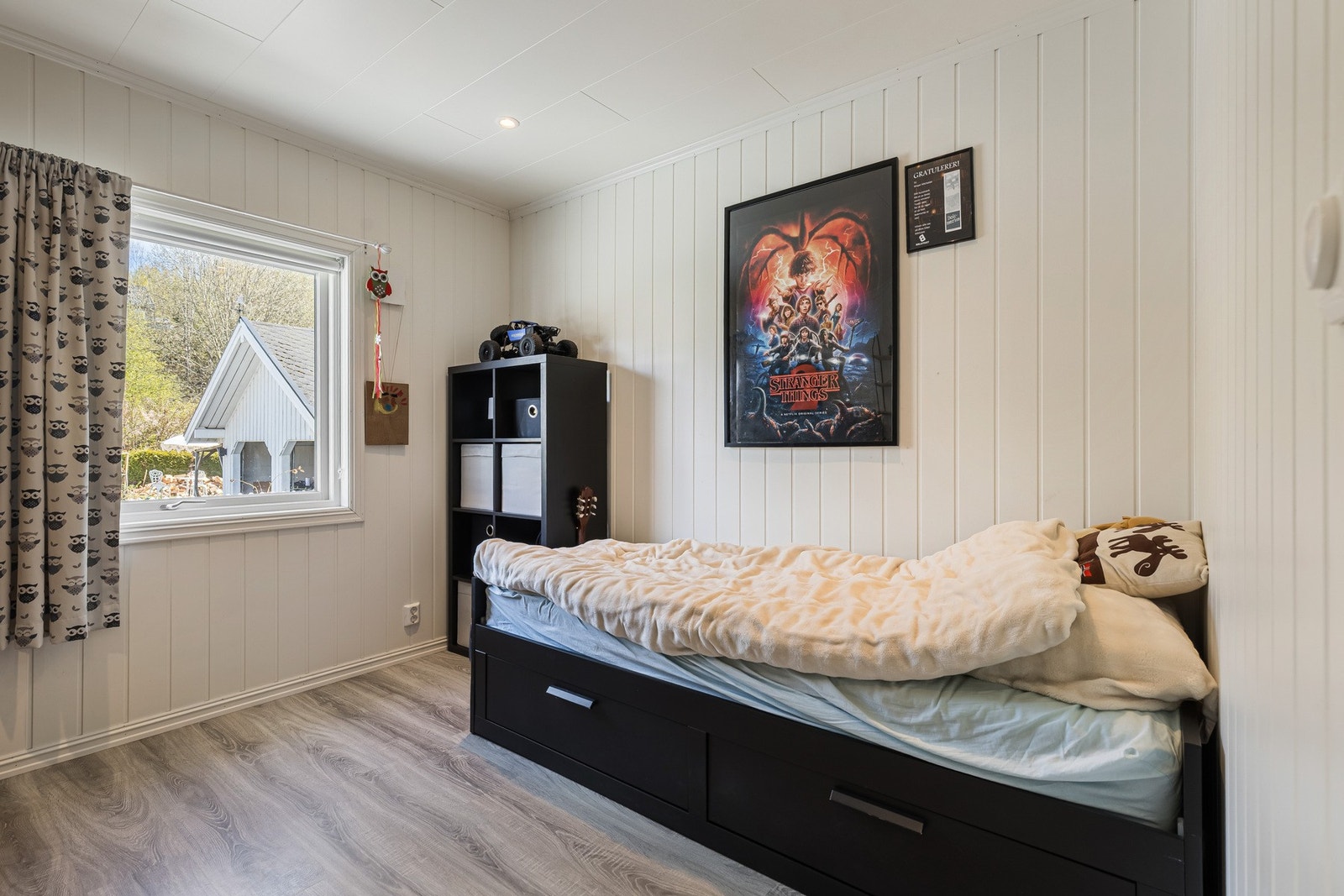 Romslig soverom med god plass til seng og garderobe. Galleribilde