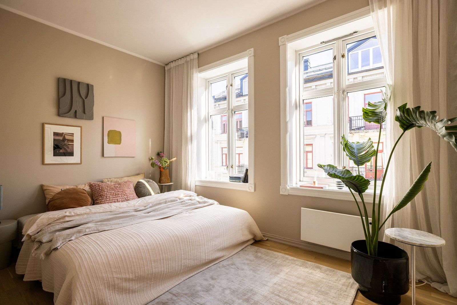 Delikat og innbydende soverom. Galleribilde