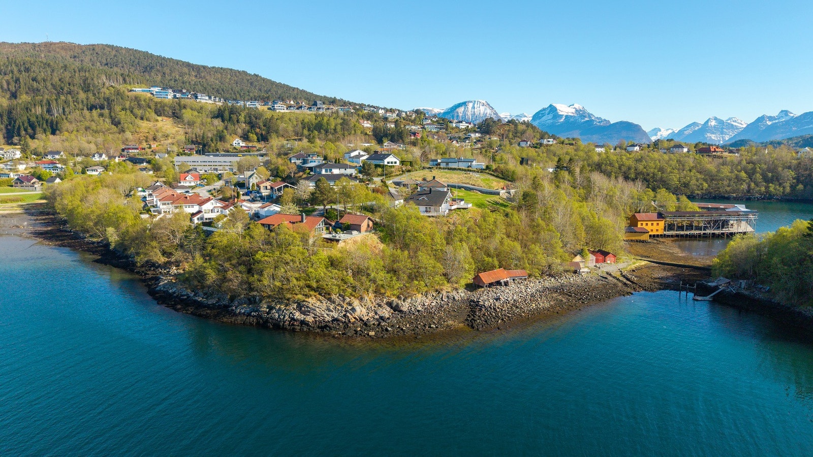 Flott nausttomt ytterst på Spjelkavikneset! Galleribilde