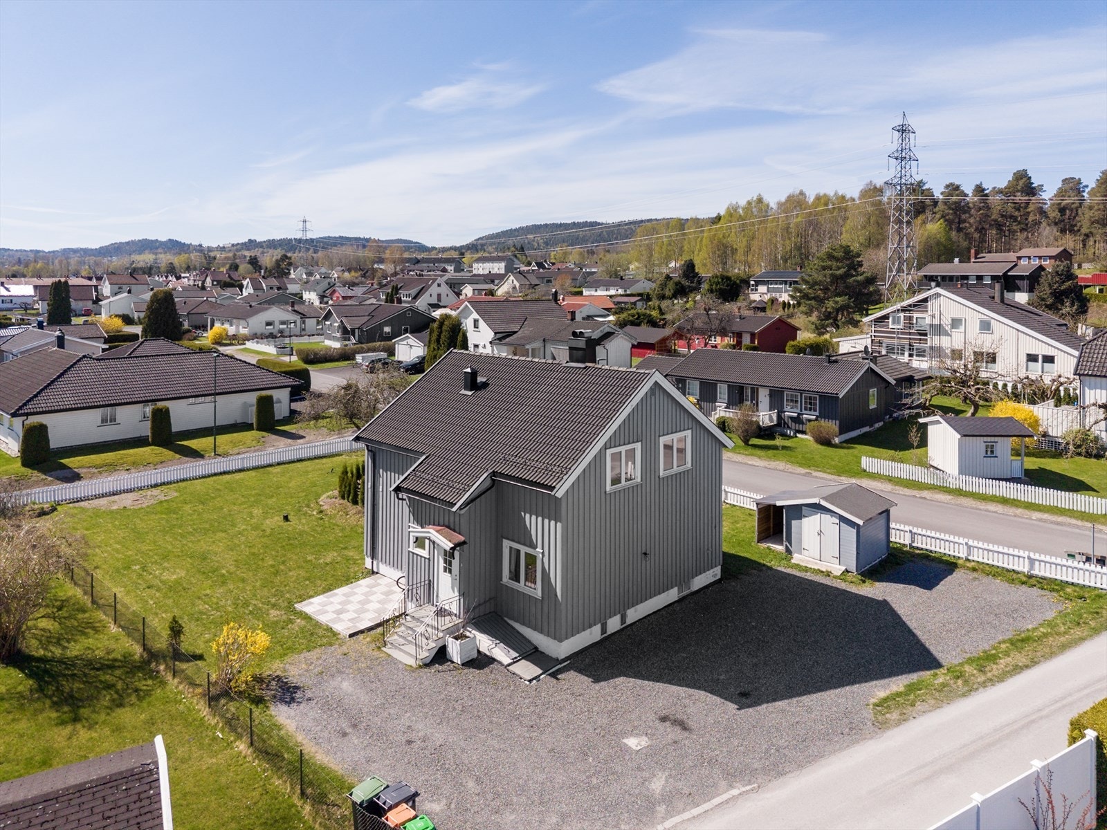 Med en strategisk beliggenhet på Nenset har du et ideelt utgangspunkt mellom Porsgrunn og Skien. Galleribilde