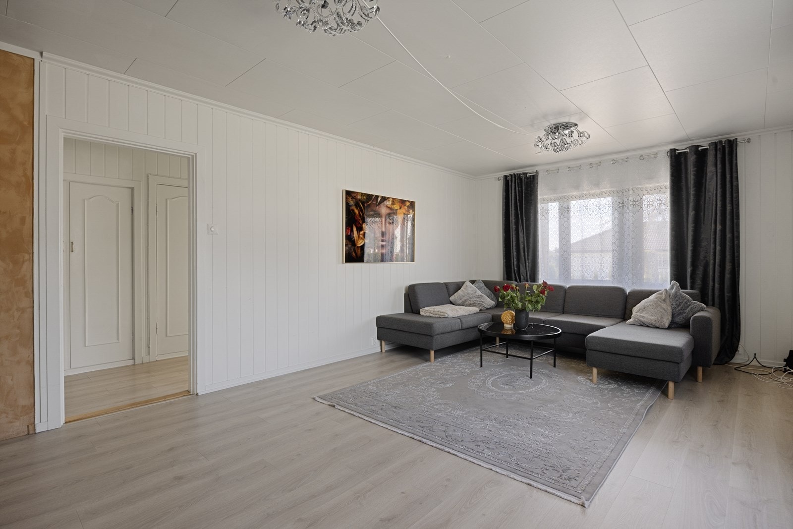 Fra stuen er det enkel tilgang til resten av leilighetens rom. Galleribilde