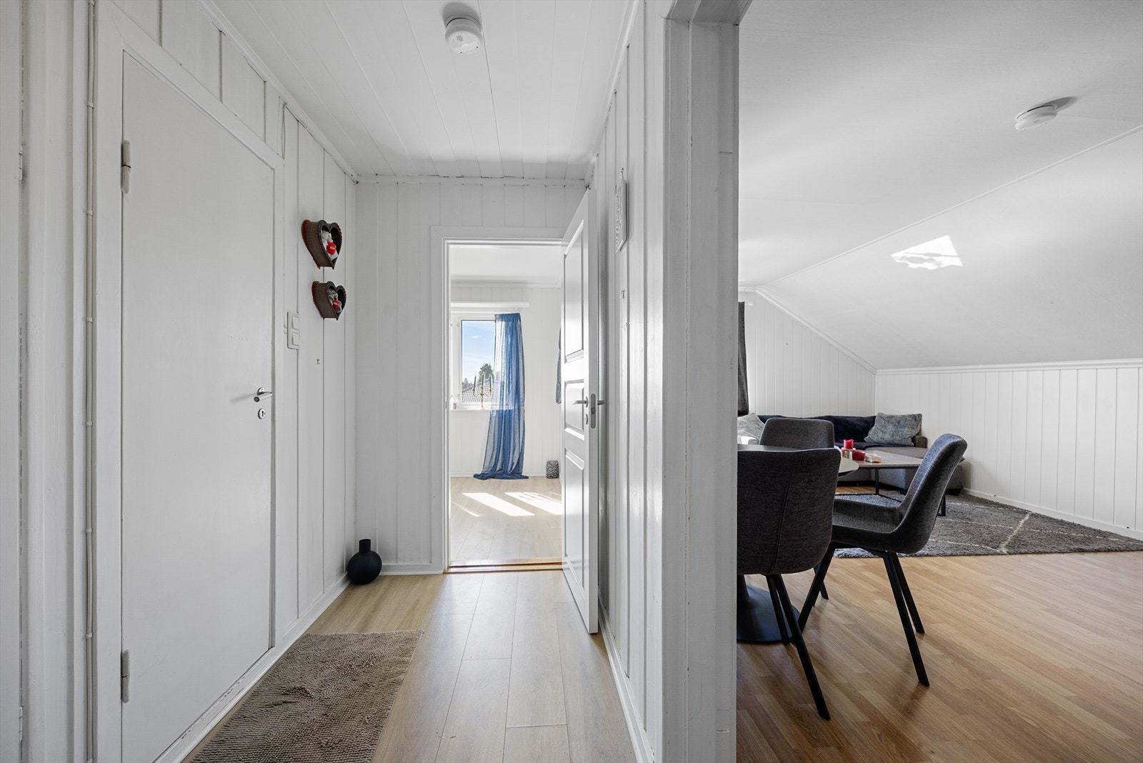 Gangen i andre etasje fordeler til leilighetens ulike rom. Galleribilde