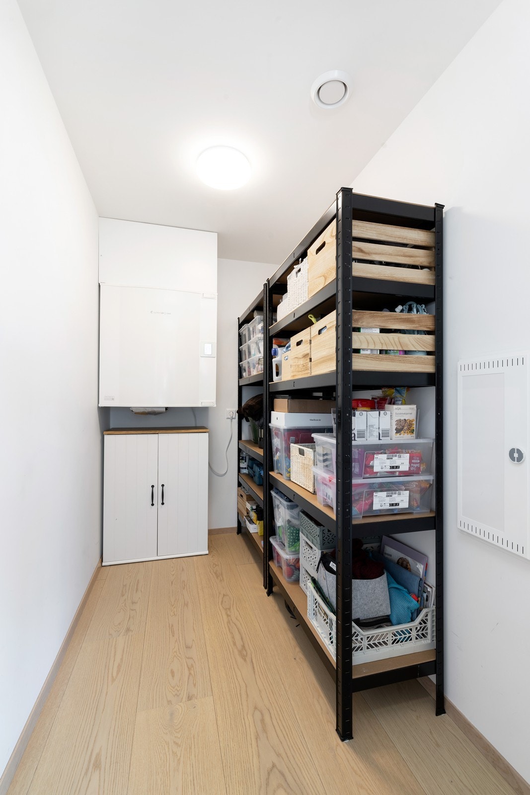 Romslig innvendig bod/teknisk rom. Galleribilde