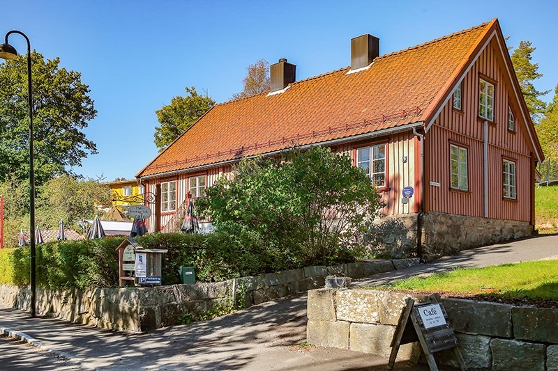 Hølen bokkafe - et koselig og populær kafe for forbipasserende.jpg Galleribilde