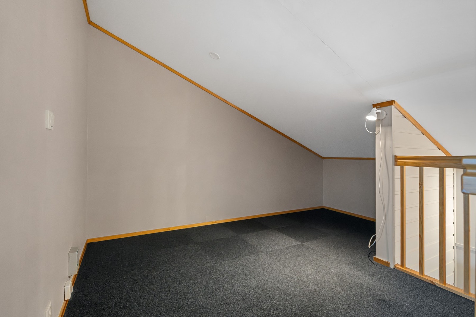 Etasjen har skråhimling. Galleribilde