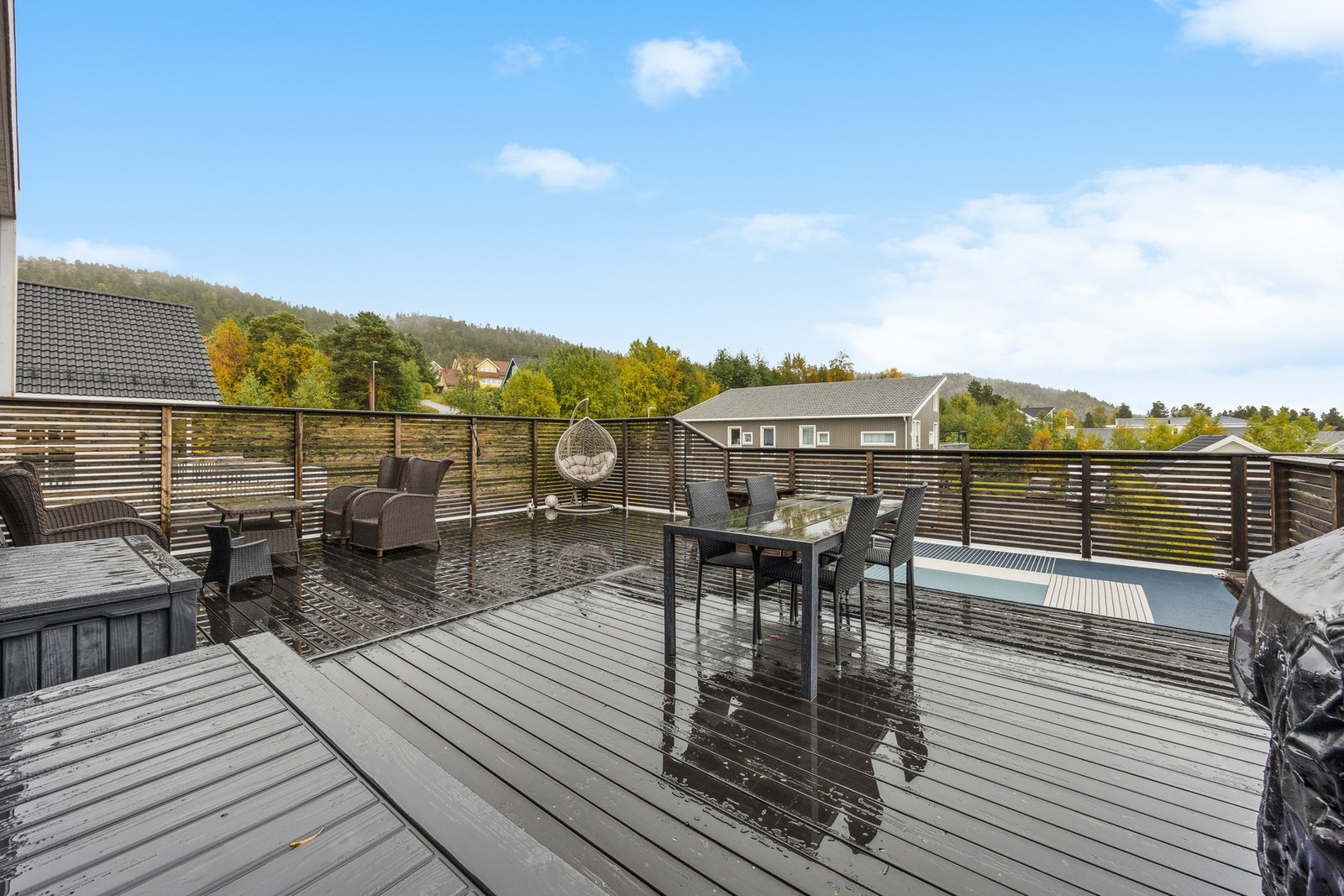 Stor takterrasse med gode solforhold Galleribilde