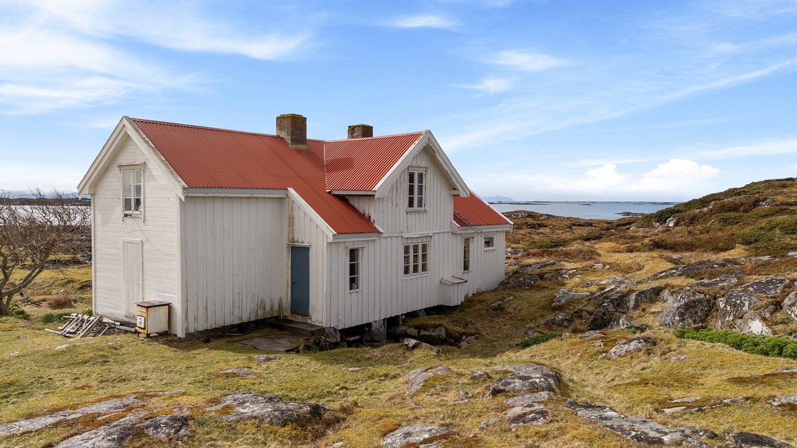 Fasade nordøst, hvor man kan se Hustadvika i det fjerne Galleribilde