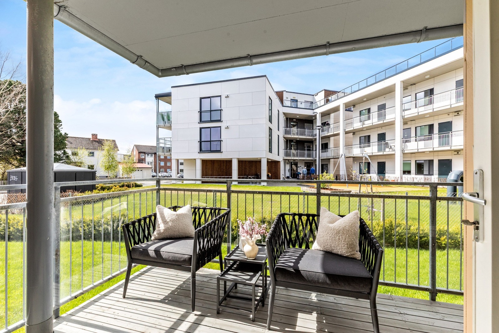 På terrasse mot vest kan man nyte ettermiddagssolen. Galleribilde