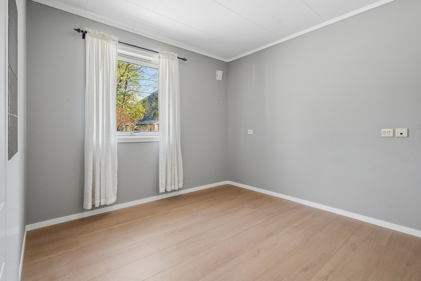 - Det er til sammen 2 soverom i leiligheten - Galleribilde