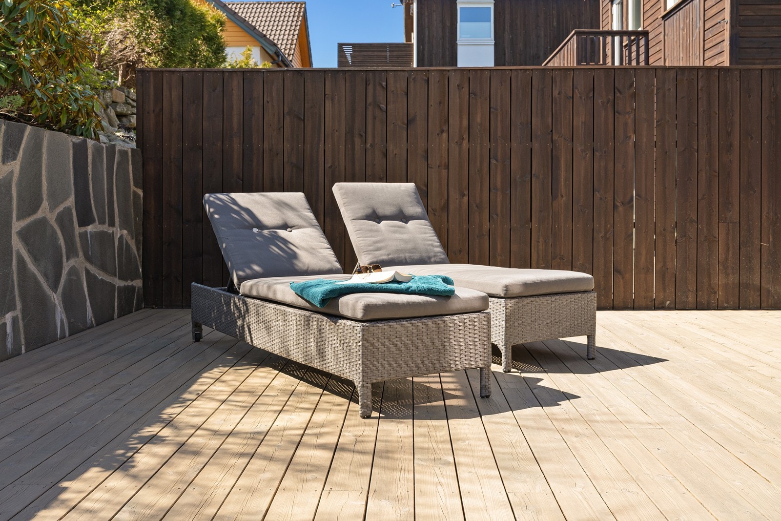 Stor terrasse med gode solforhold. Galleribilde
