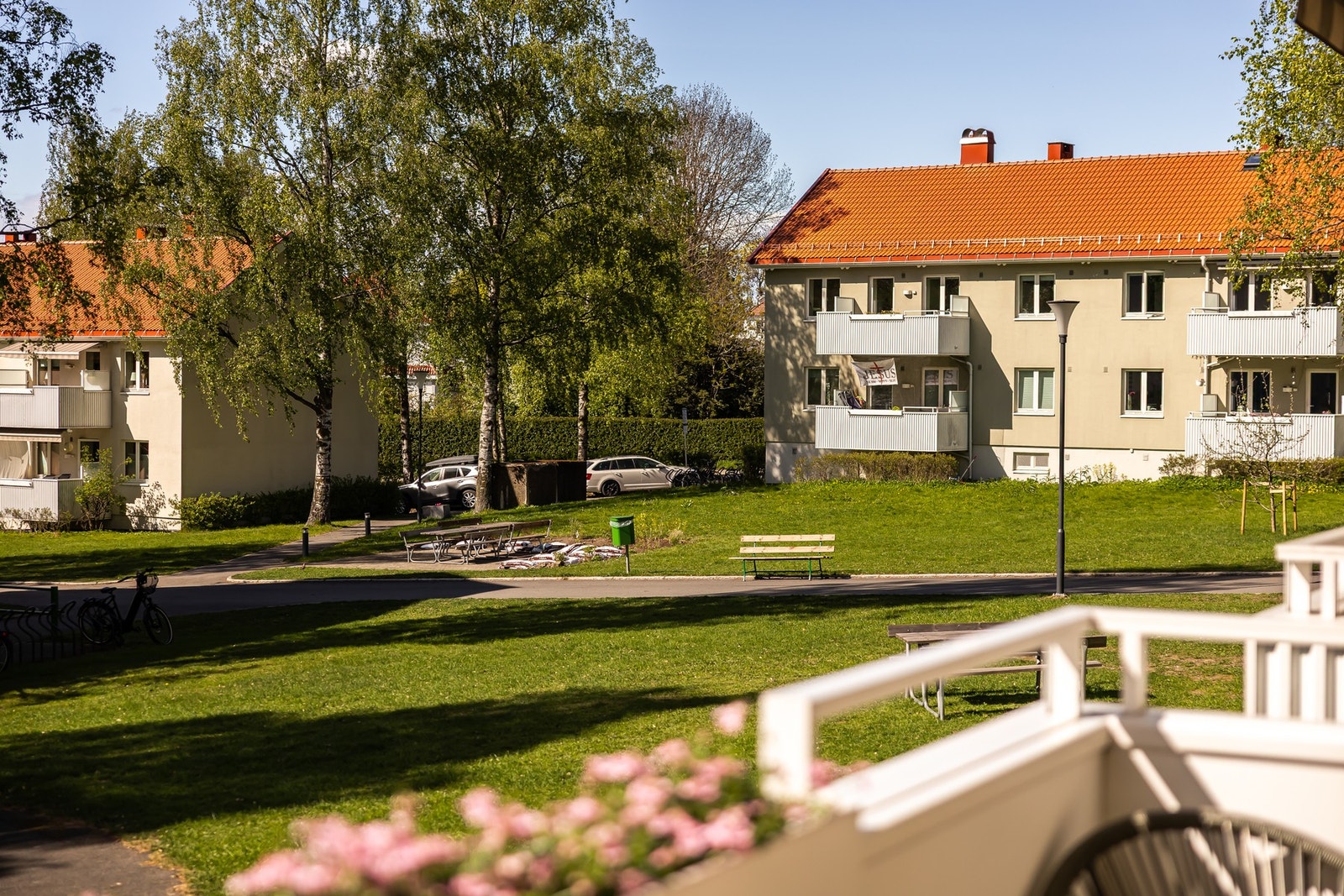 Idylliske omgivelser omringet av parkareal. Galleribilde