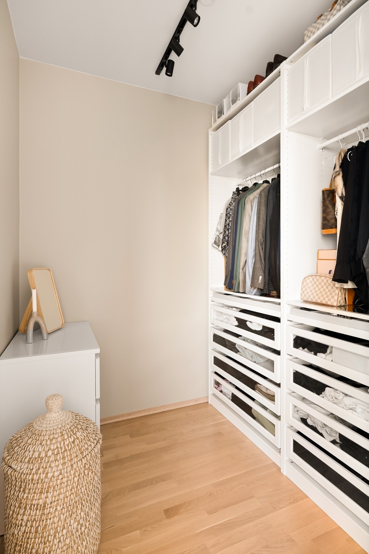 Skap ditt eget walk-in closet. Galleribilde