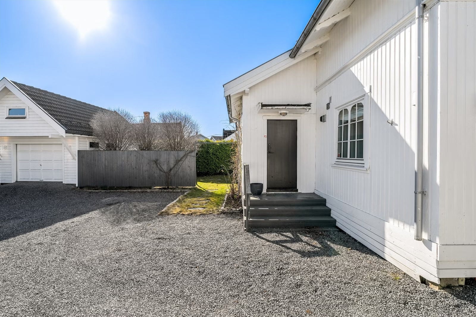 Velkommen inn! Et hyggelig og innbyende inngangsparti. Galleribilde