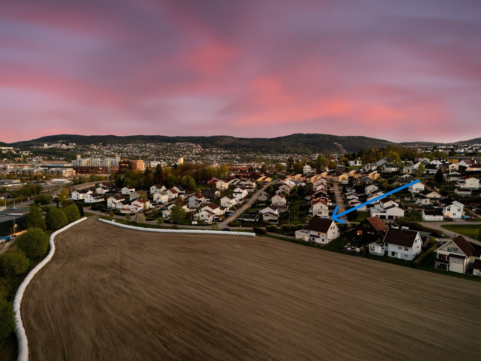 Eiendommens plassering i nabolaget. Galleribilde