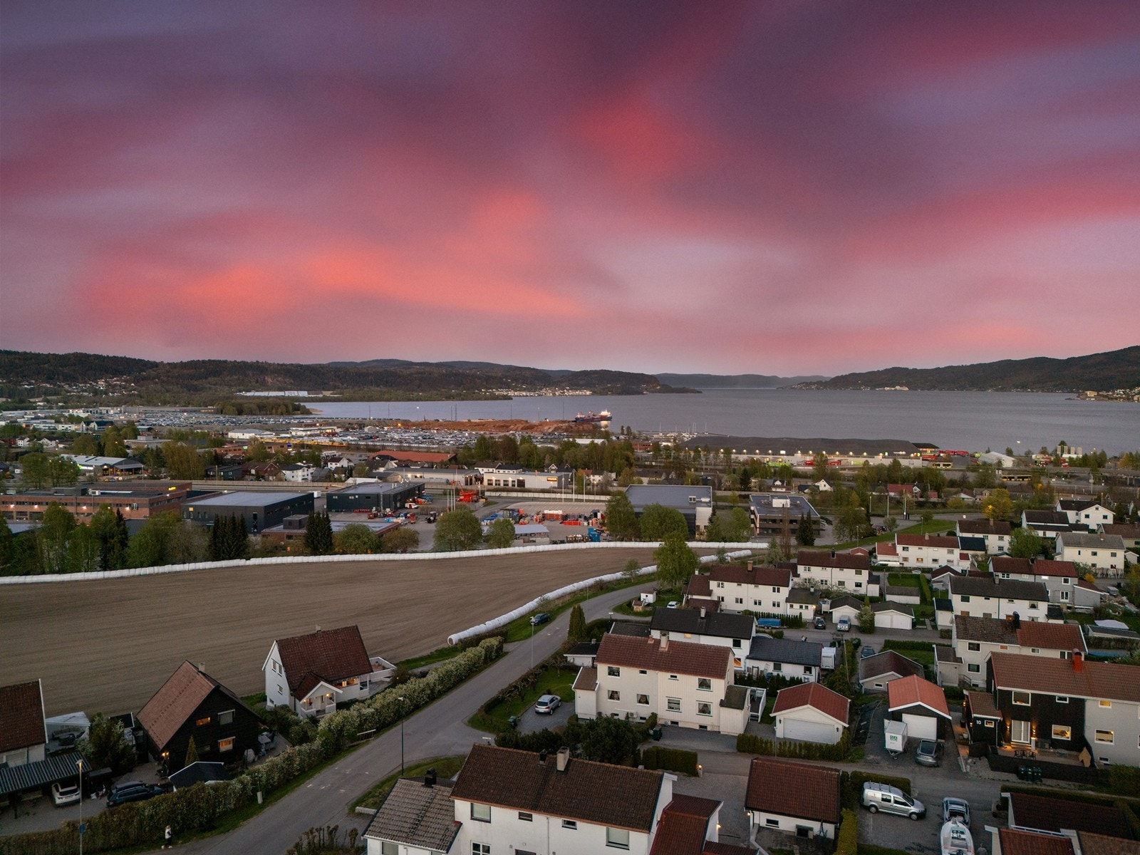 Nærheten til Drammen sentrum og Brakerøya stasjon gir gode pendlermuligheter. Galleribilde