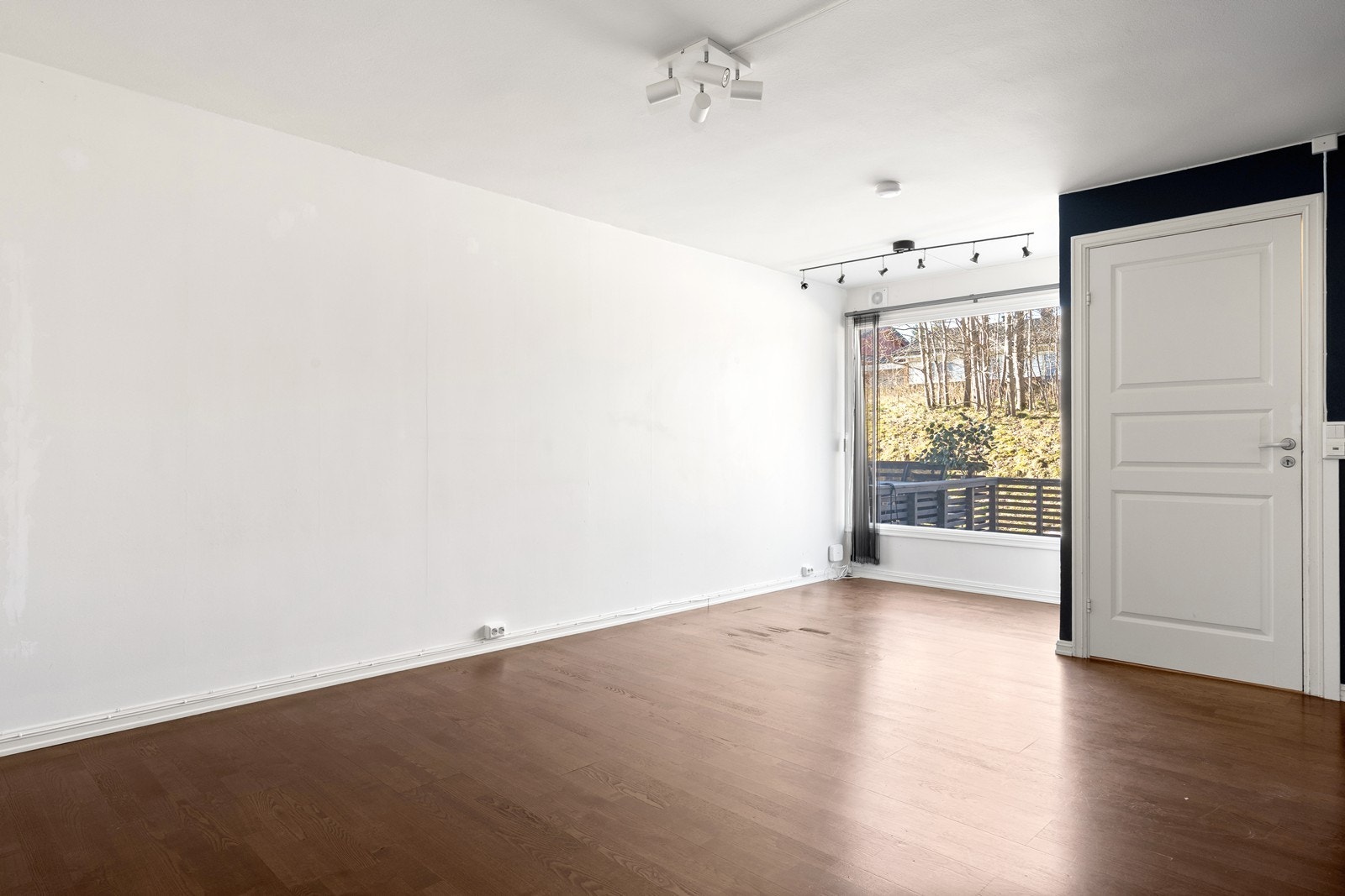 Vinduene i leiligheten har 2-lags isolerglass og ble skiftet i 2016. Galleribilde