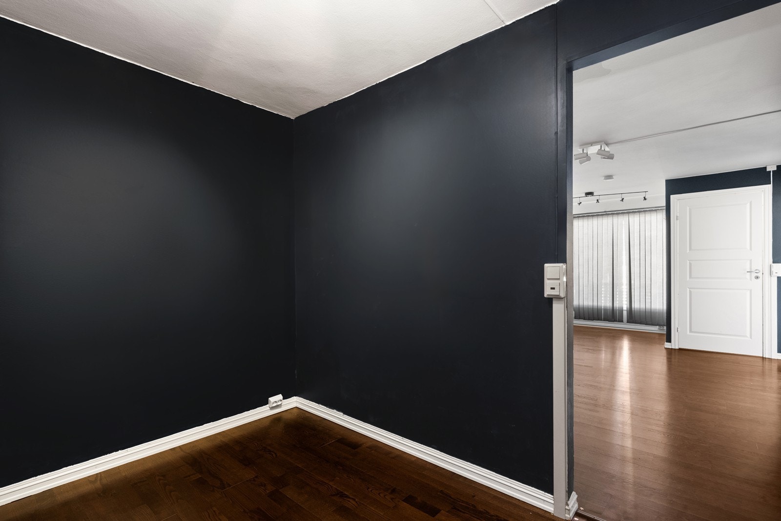 En skyvedørsgarderobe fra 2013 gir effektiv oppbevaring. Galleribilde