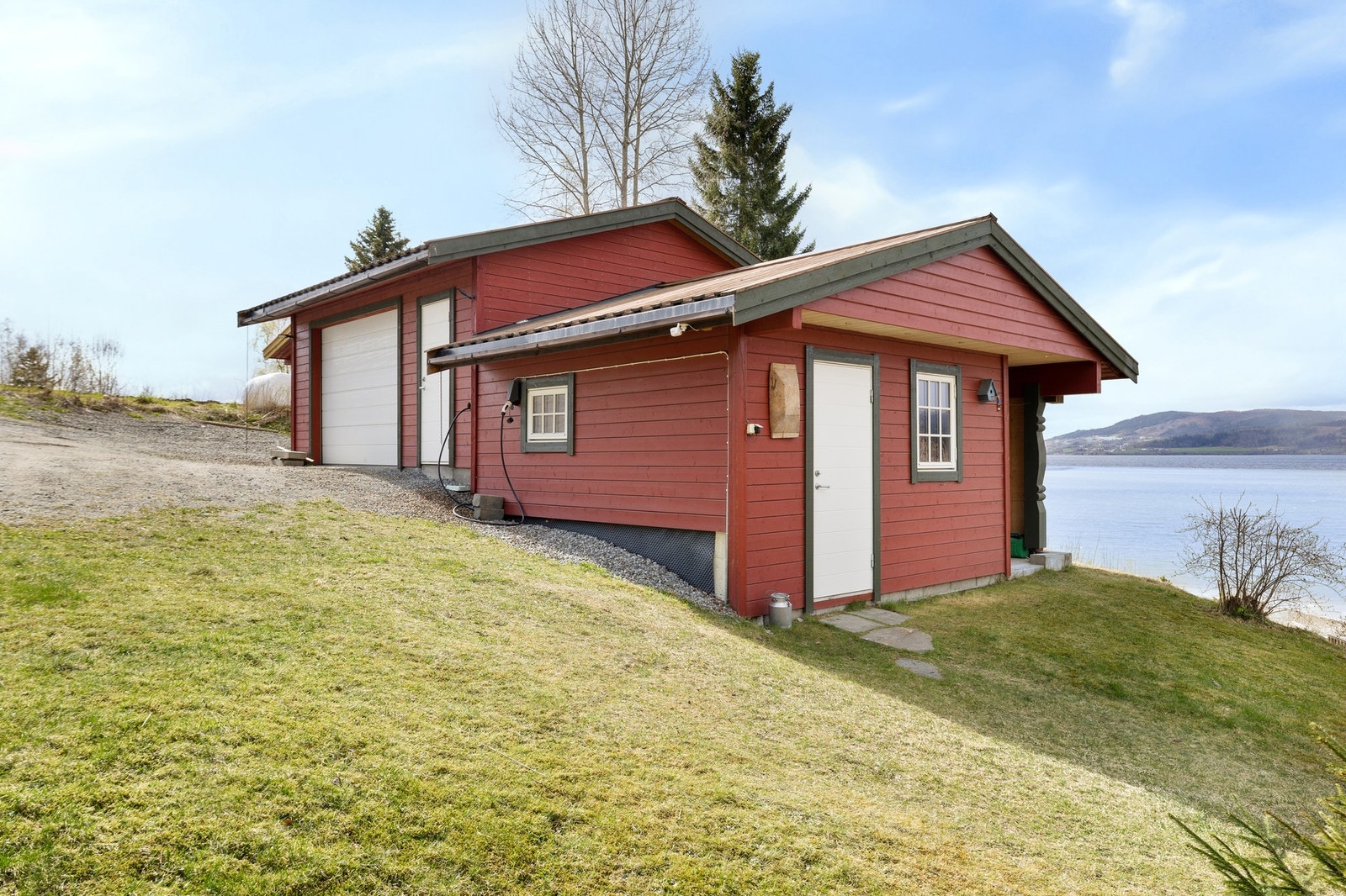 Det er montert elbillader. Galleribilde