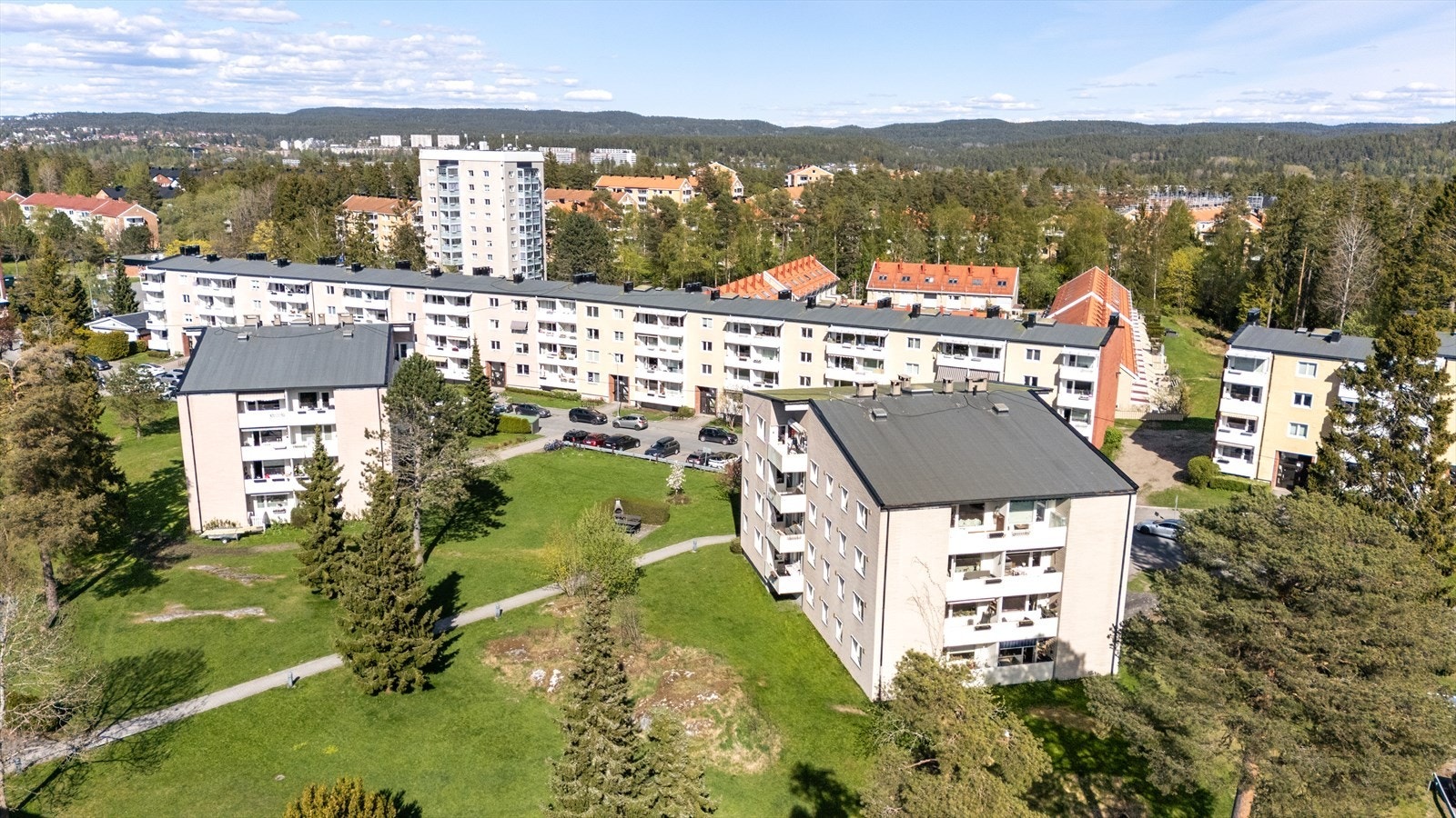 Området byr på nærhet til skog og mark, med gode turmuligheter rett utenfor døren. Galleribilde
