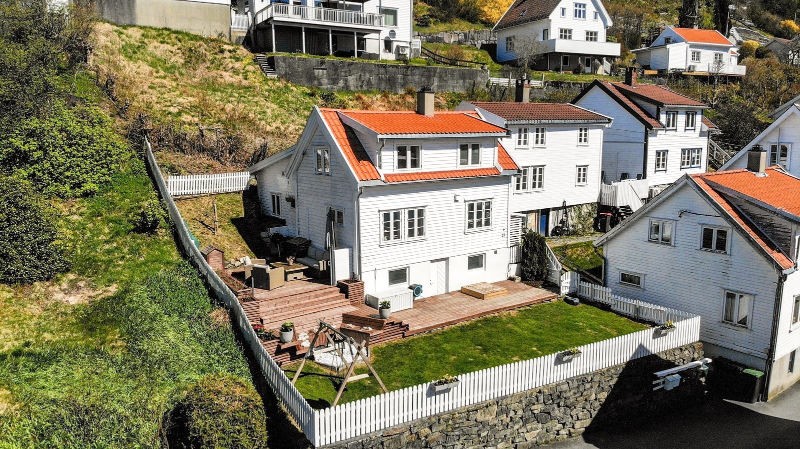 EiendomsMegler 1 Madla Sand - Koselig hus med fin hage | Påbygget og oppusset | Idyllisk, sentral beliggenhet | 3 soverom Nordenden 23, Sand 75 m² 2 15