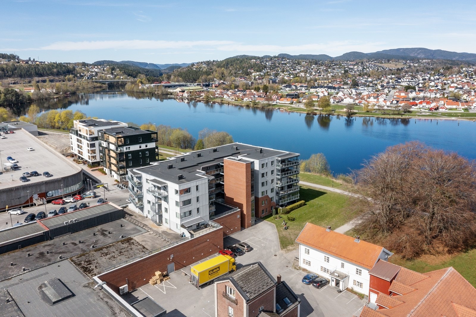 Beliggenheten gir kort vei til alt Skien har å by på, inkludert Skien Fritidspark. Galleribilde