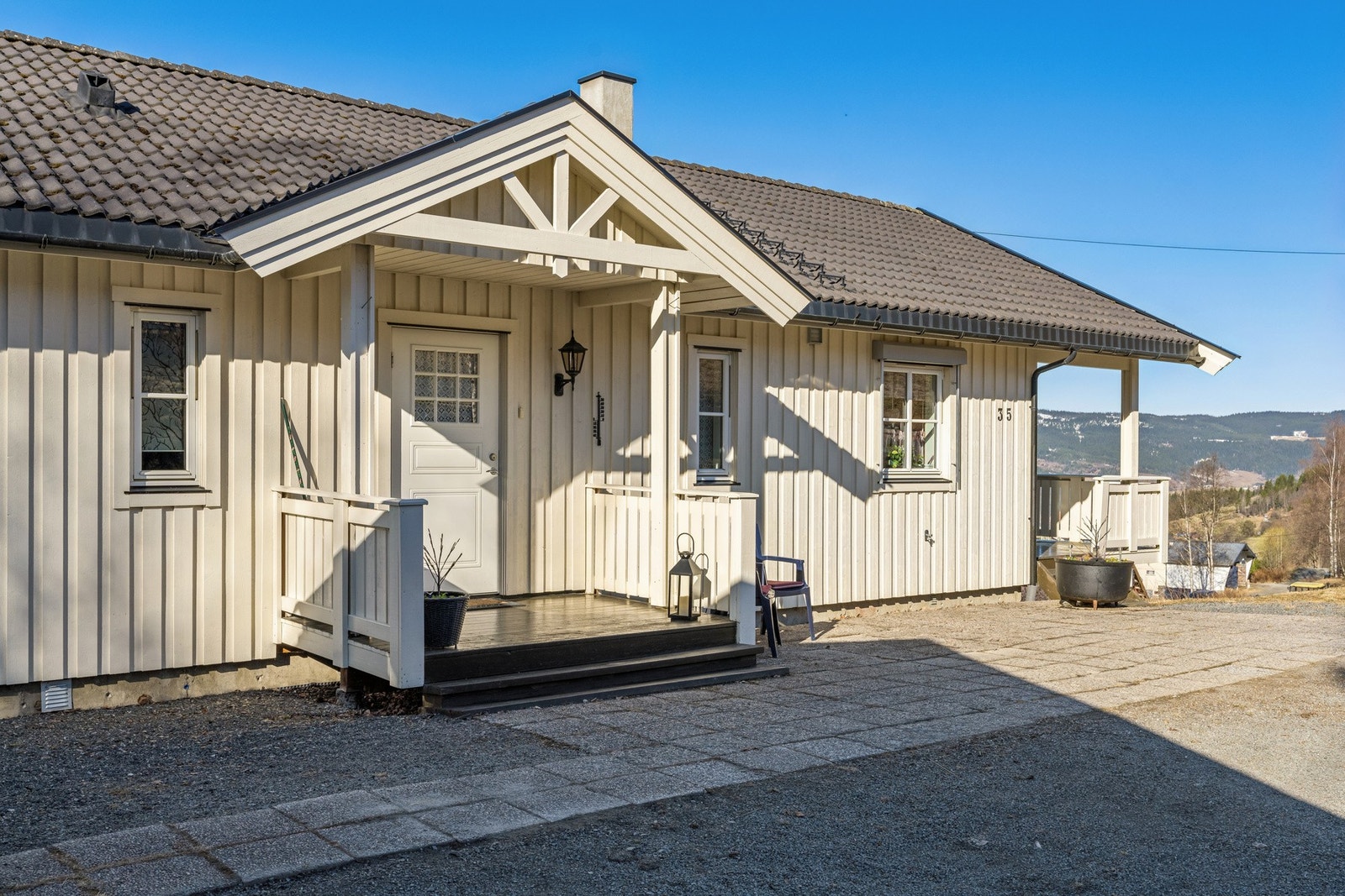 Boligen går over to etasjer og har balansert ventilasjonsanlegg med varmegjenvinner Galleribilde