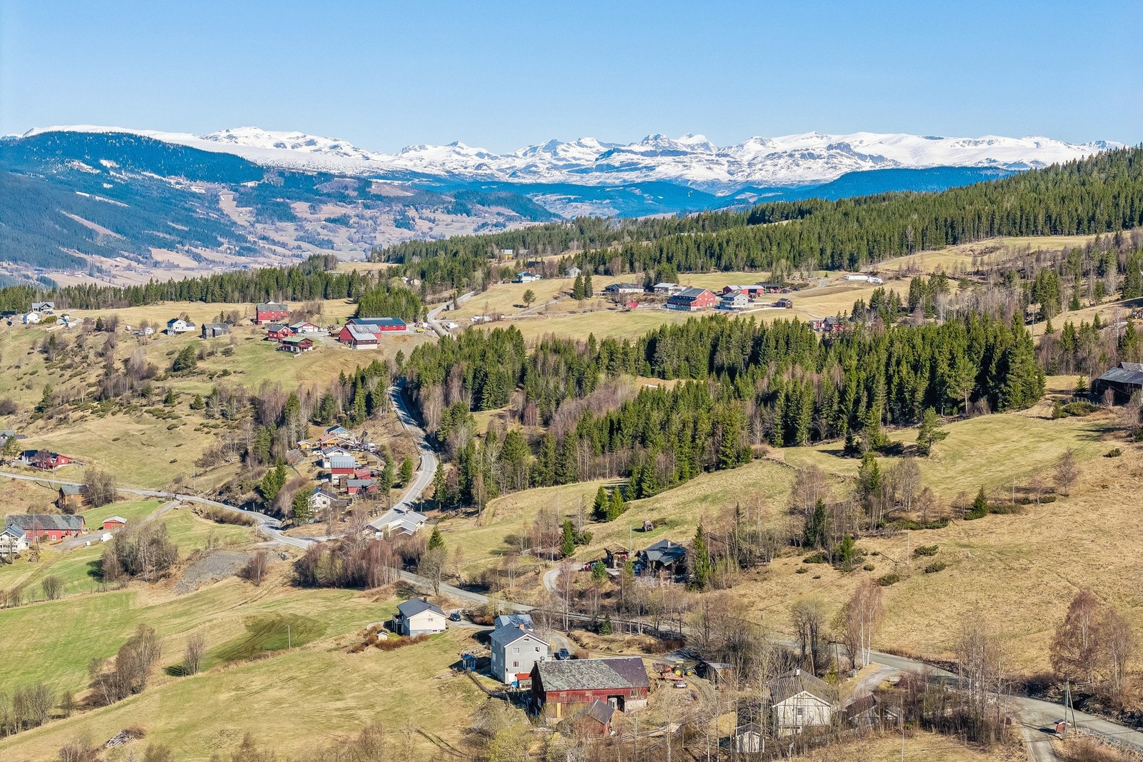 Kollstadbygda i Rogne er et attraktivt område å bo i grunnet kort avstand til Heggenes, Beitostølen og Fagernes samt nærheten til skole, barnehage og flott natur. Galleribilde