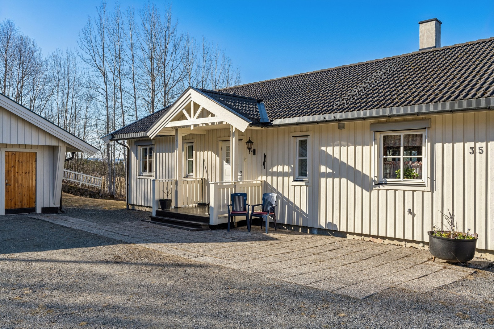 Boligen ble bygd i 2006 og fremstår godt vedlikeholdt Galleribilde