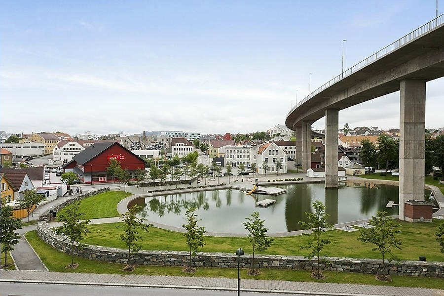 Badedammen Galleribilde