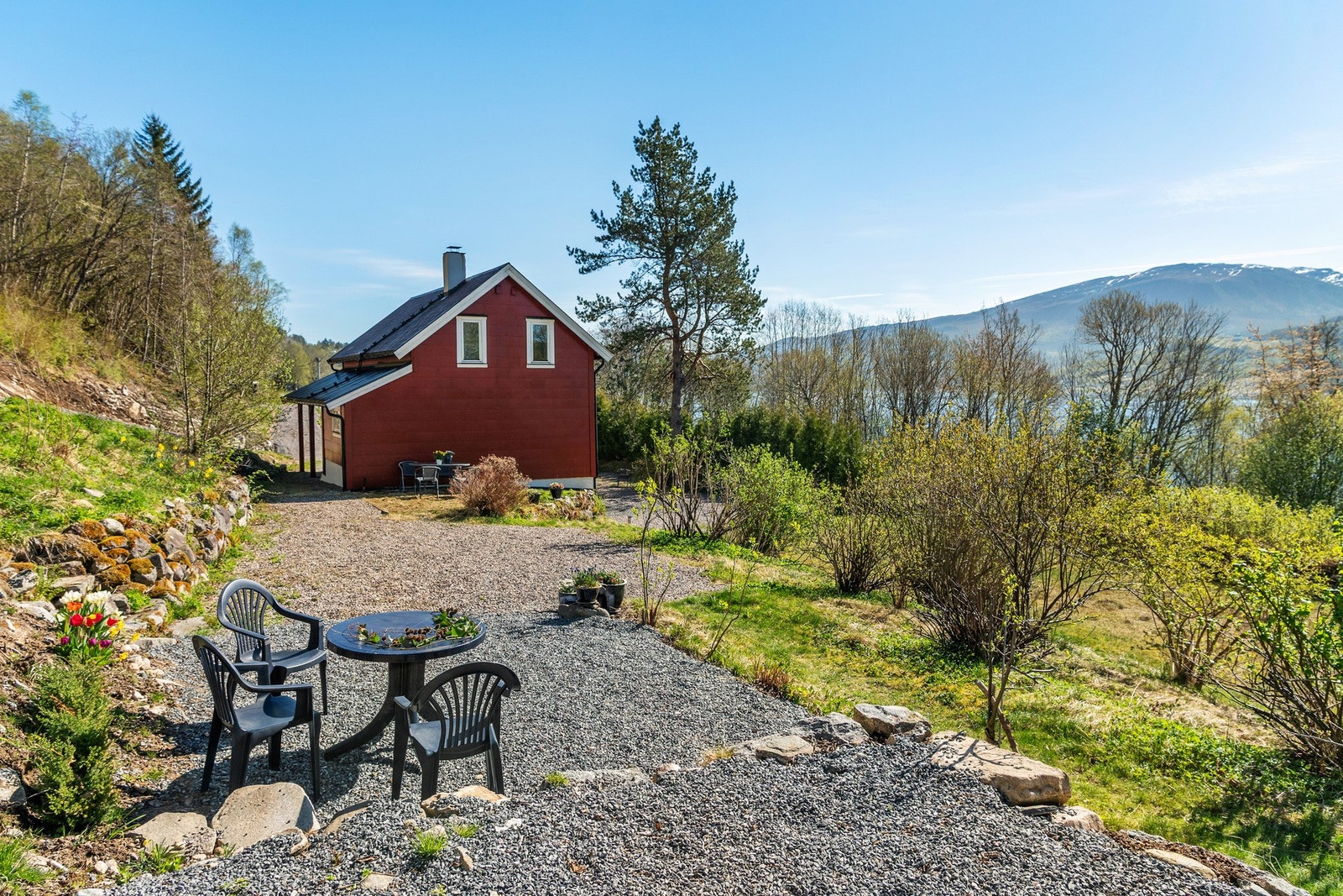 Eiendommen har et flott uteområde. Galleribilde