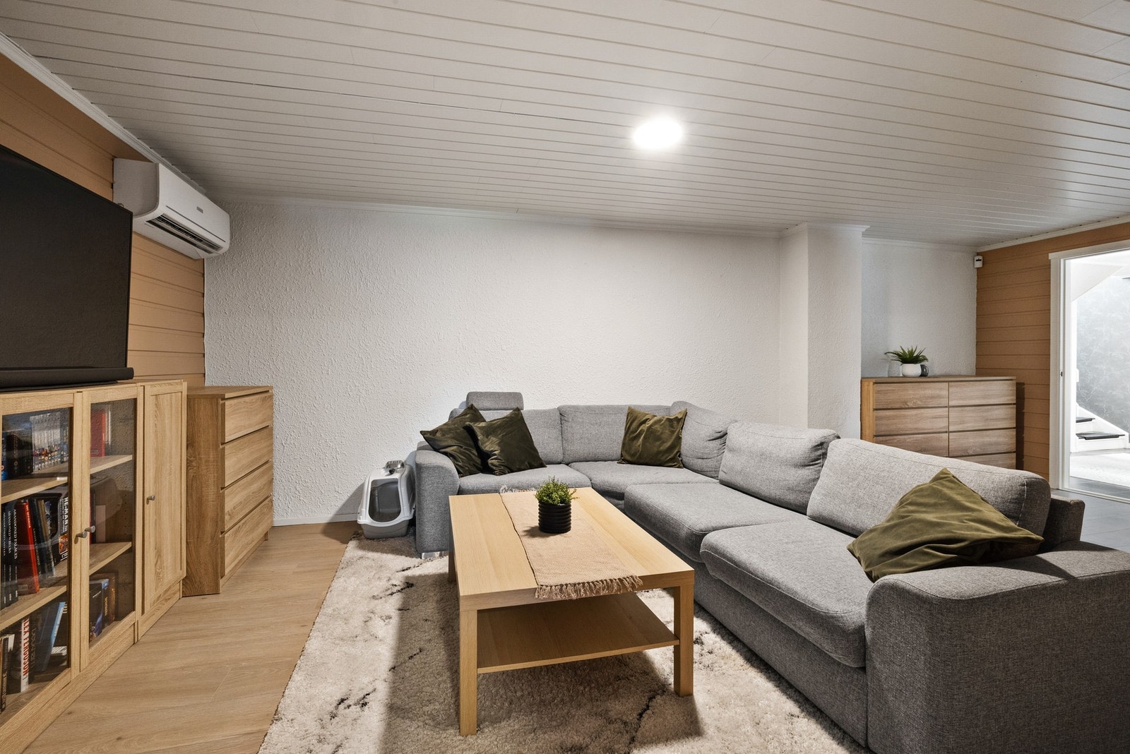Romslig kjellerstue (avvik for dagslyskrav) Galleribilde