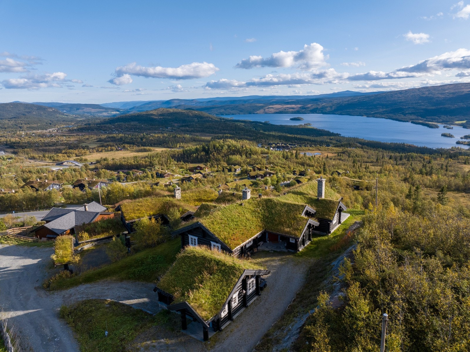 Partner/Eiendomsmegler MNEF Anders Lysholm har her gleden av å presentere Bjødnabakkvegen 25. Galleribilde