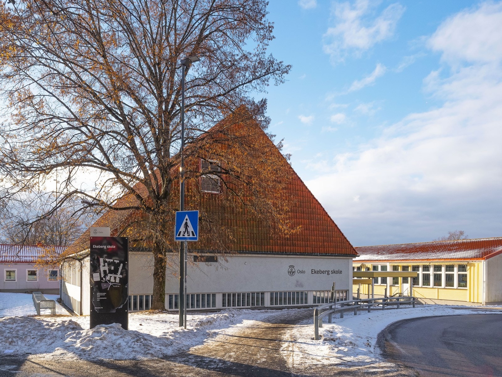 Ekeberg skole (1-7 kl.) ligger kun få minutters gange unna. Galleribilde