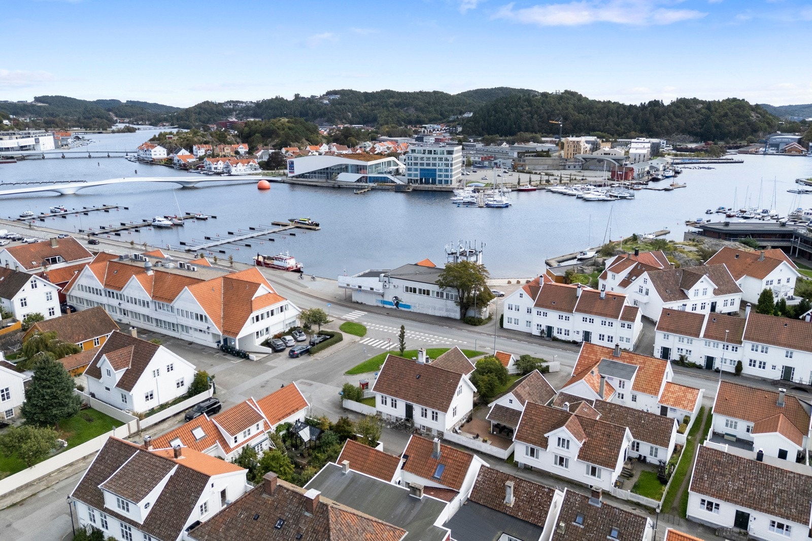 Det er blitt mottatt nabovarsel fra gamle fiskelaget som ønsker å utvikle et leilighetsbygg. Dette kan medføre endringer i utsiktsforholdene mot elva. Galleribilde