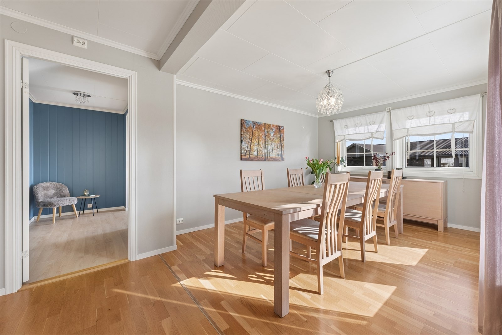 Det er god plass til å samle familie og venner til hyggelige måltider. Galleribilde