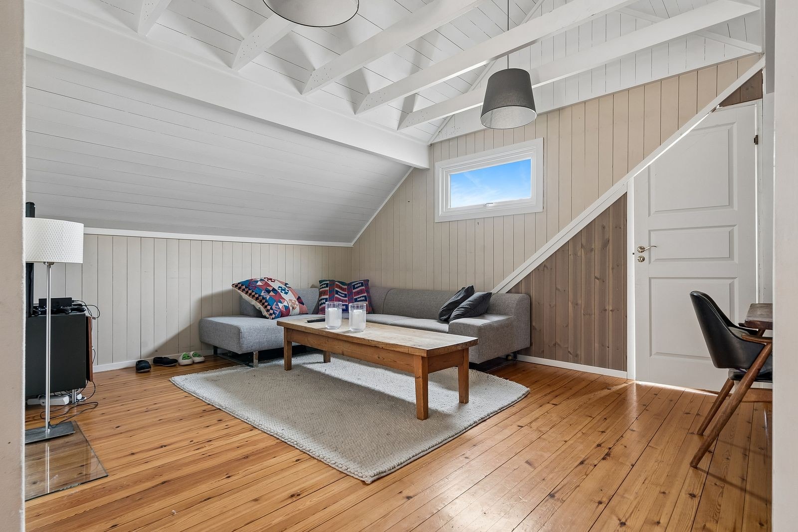 Loftstue med peis Galleribilde