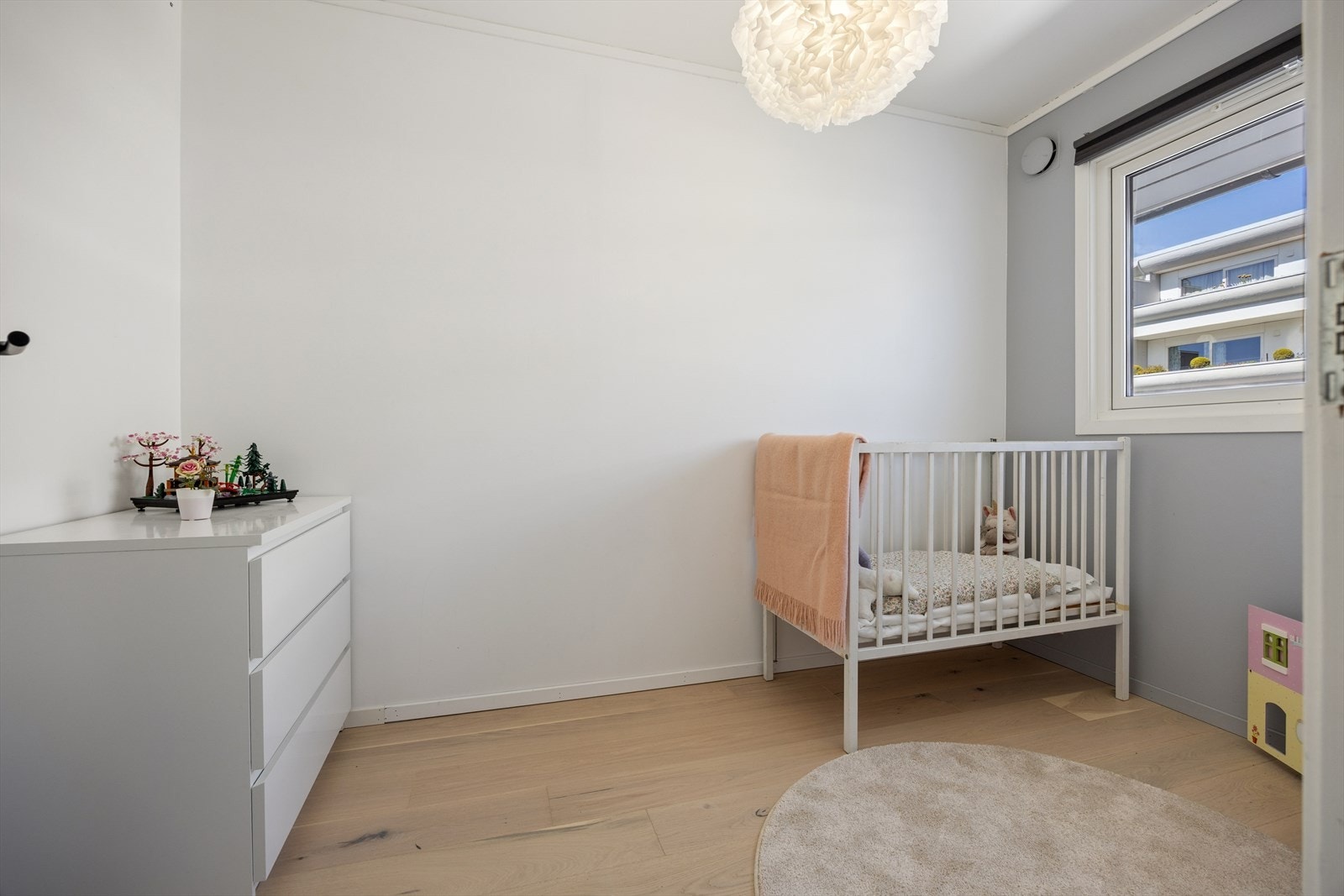 Soverom 3 passer ypperlig som barnerom, gjesterom, kontor eller lignende. Galleribilde