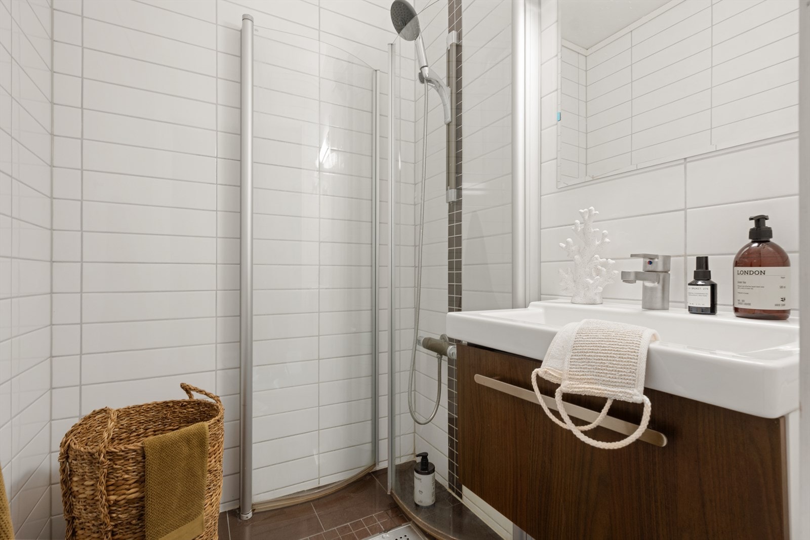 Helfliset bad med gulv varme! Galleribilde