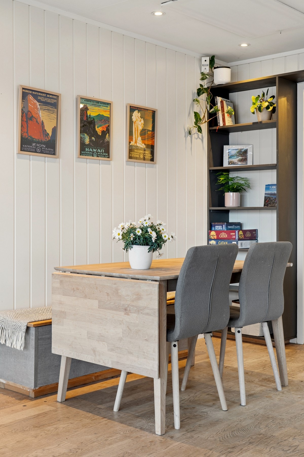 Det er god plass til en egen spisedel i tilknytning til både stue og kjøkken. Galleribilde
