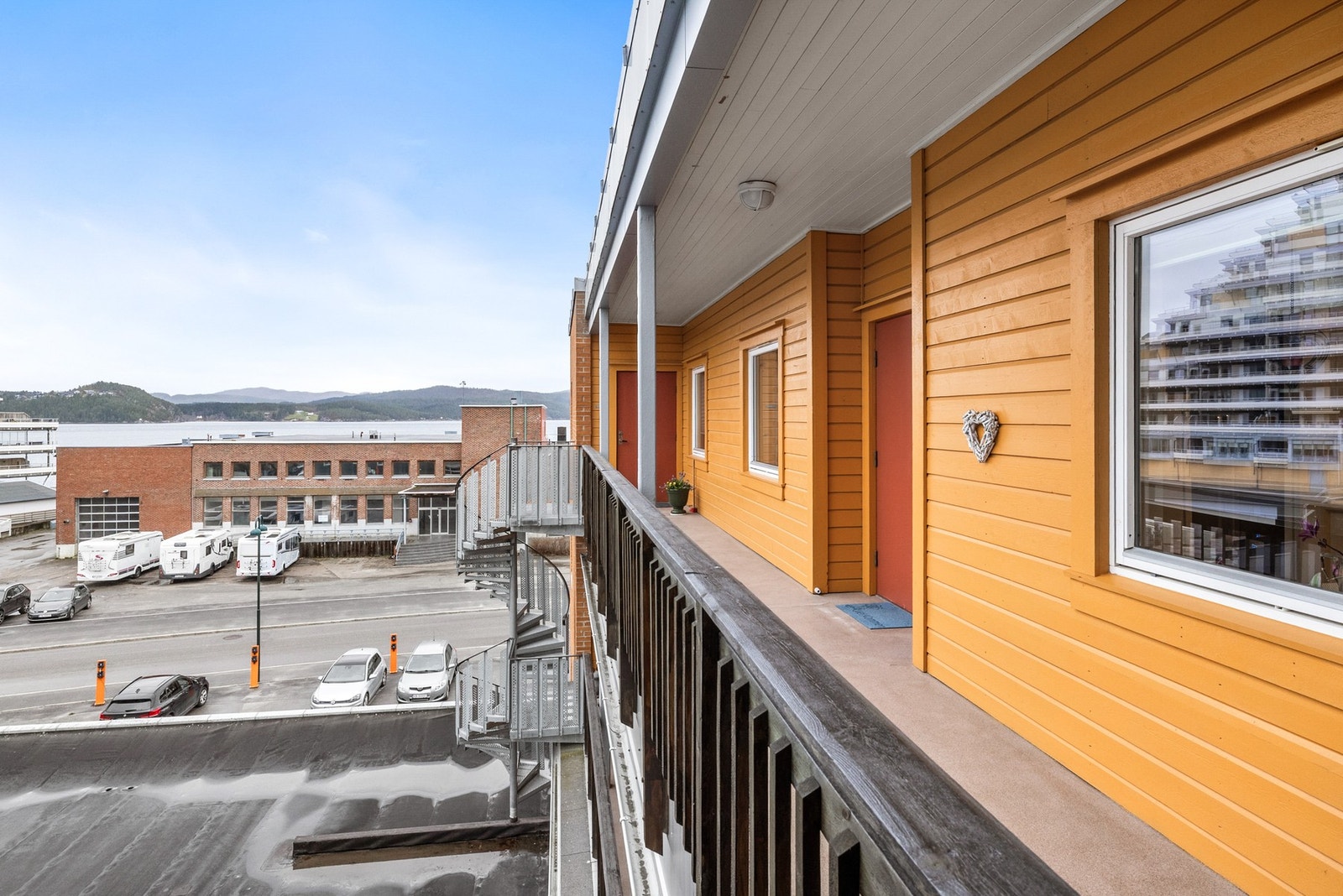Takoverbygd svalgang Galleribilde