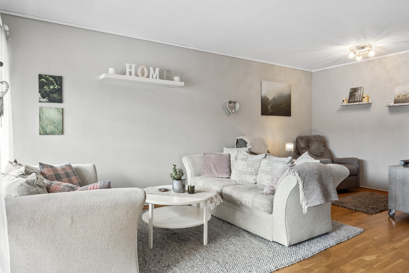 Trivelig sone som egner seg godt for sofagruppe Galleribilde