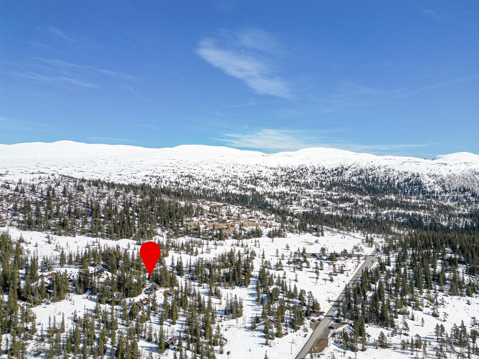 Herfra er det kort vei til turmuligheter sommer som vinter, med Hardangervidda i nærheten. Galleribilde