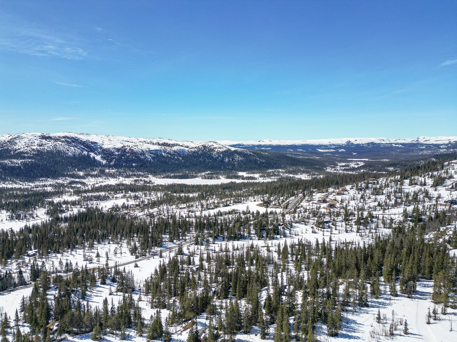 Området byr på vill og vakker natur, og gode muligheter for jakt og fiske i flotte fiskevann. Galleribilde