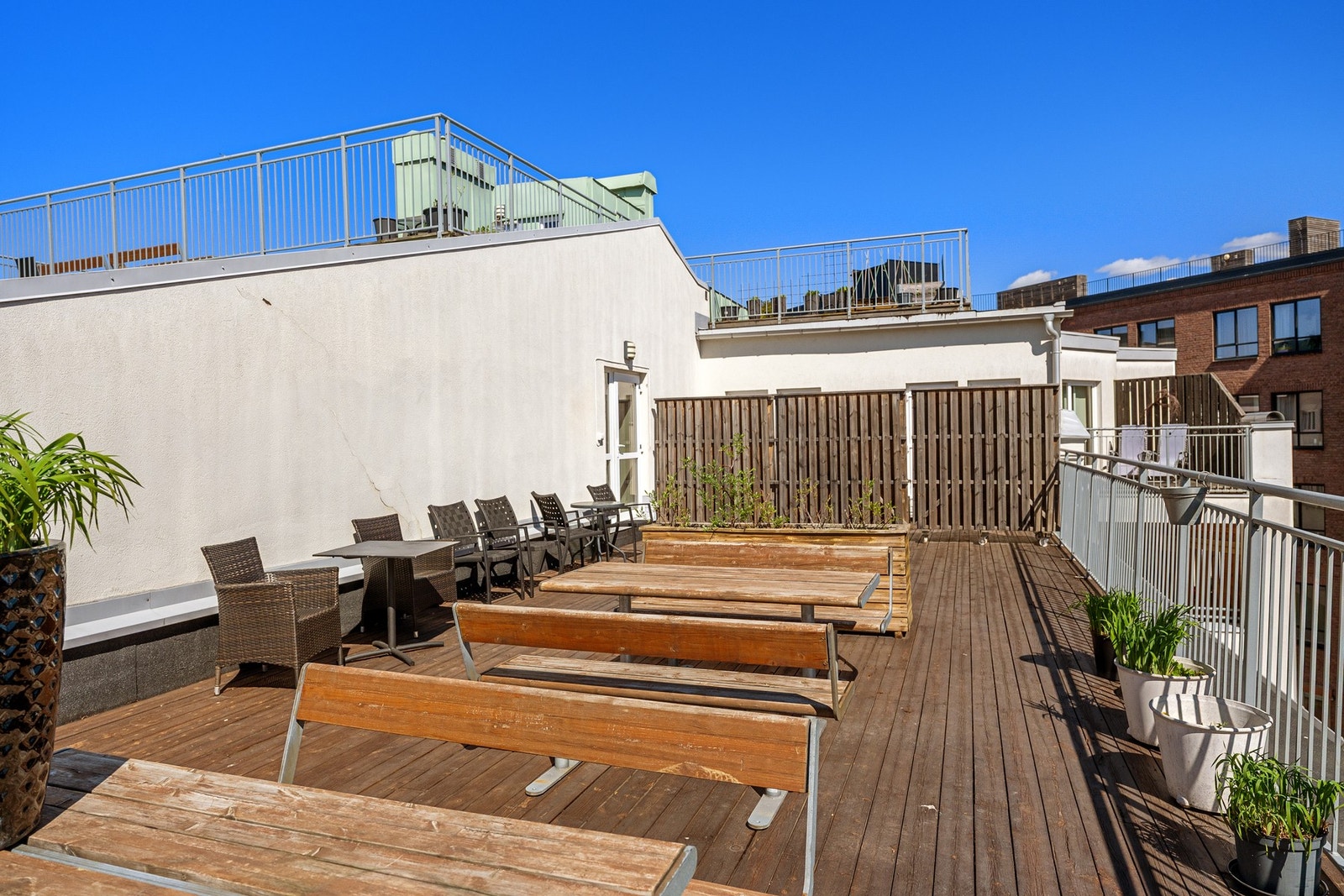 På takterrassen kan man nyte ettermiddags- og kvelddsol på sommerstid! Galleribilde