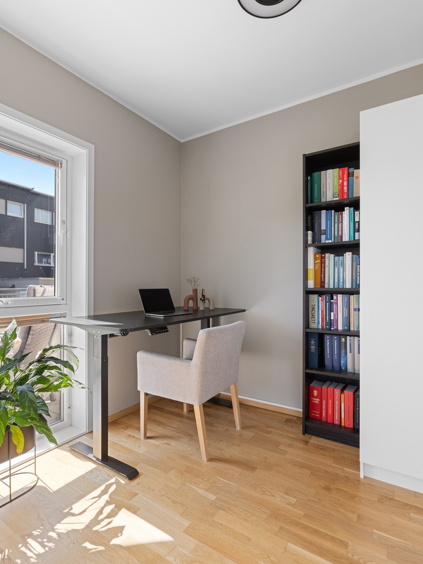 De øvrige soverommene kan benyttes som barnerom, gjesterom, kontor eller etter eget behov. Galleribilde