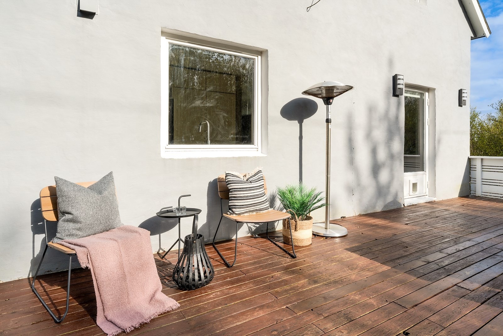 - Nyt rolige sommerdager og hyggelige stunder i private omgivelser - Galleribilde