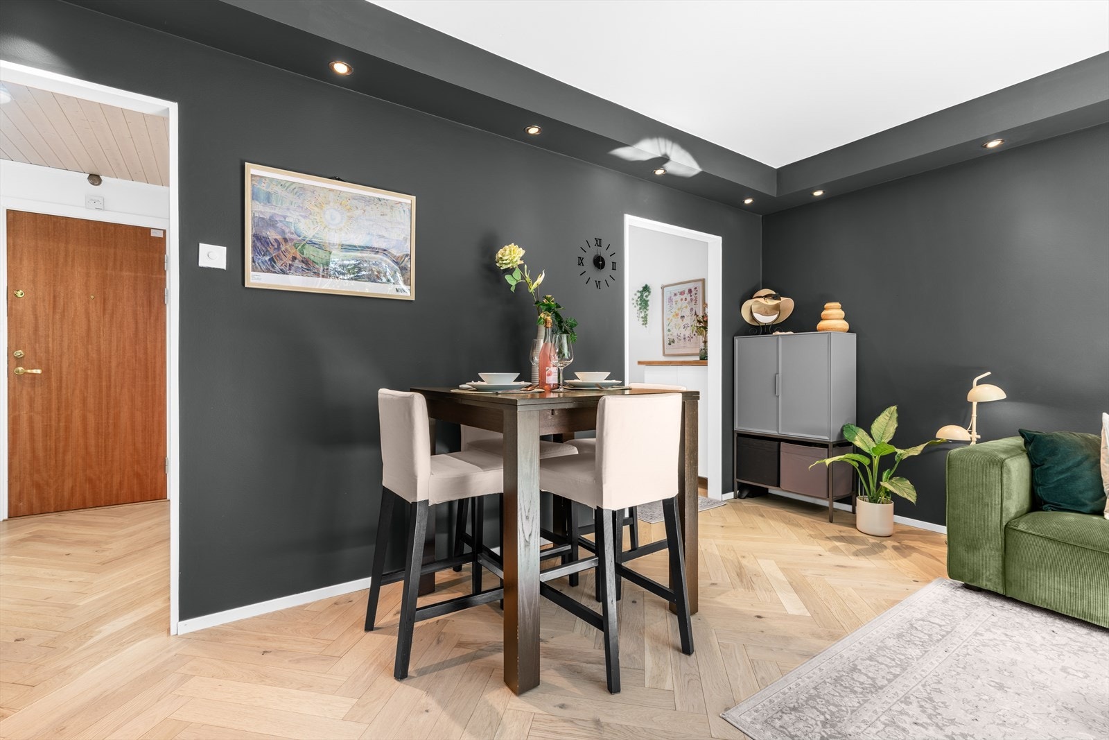 Spiseplassen passer perfekt for hyggelige måltider og gode samtaler. Galleribilde
