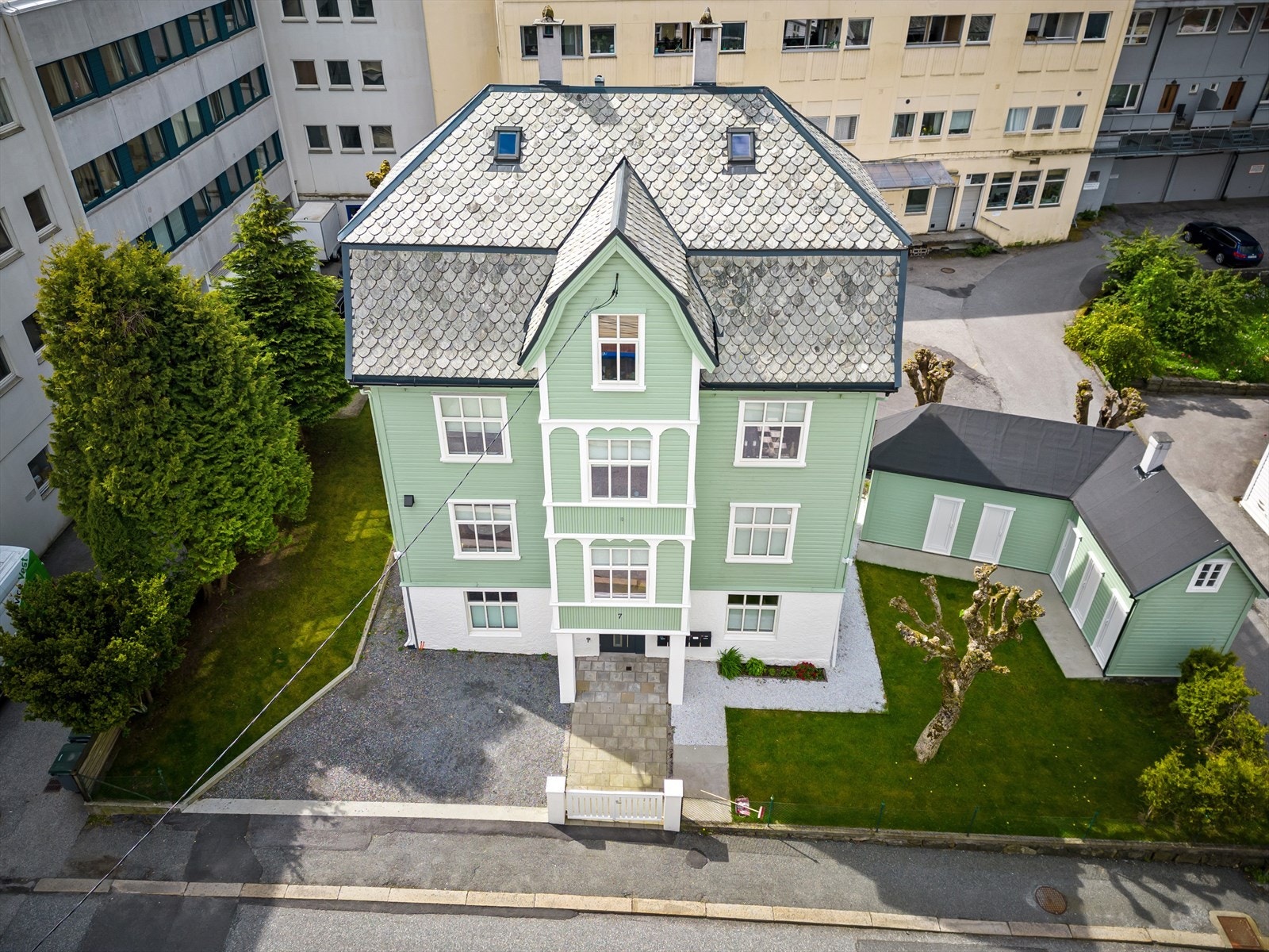 - Her får du en sjelden kombinasjon av unik arkitektur og vakre uteområder - Galleribilde