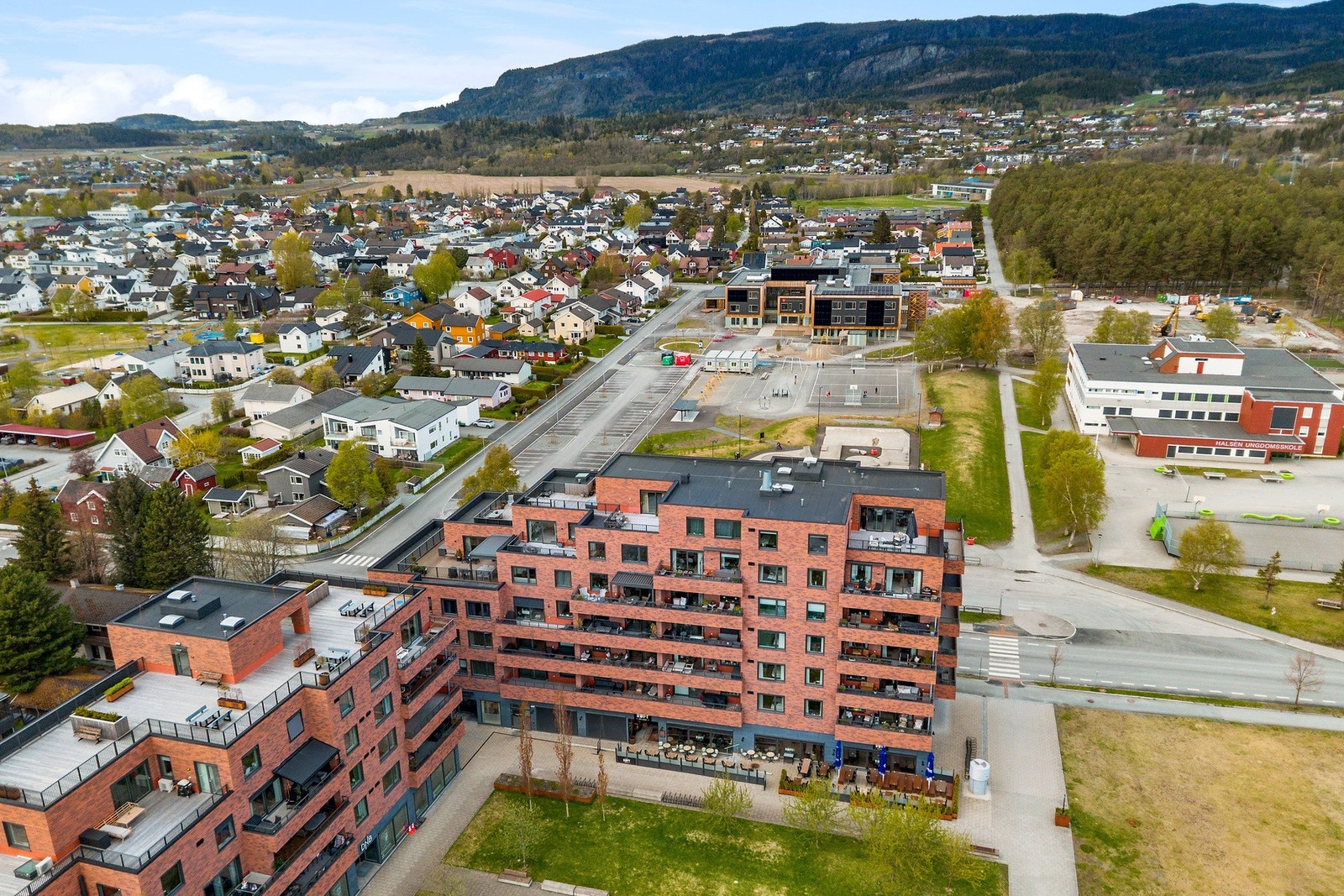 VELKOMMEN TIL VISNING! Galleribilde